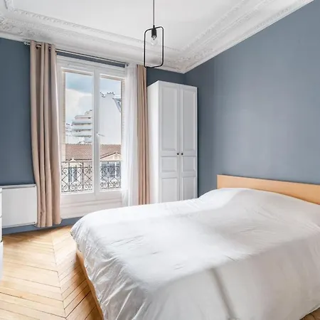 Familial Parisien Apartment