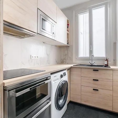 Familial Parisien Apartment Paris